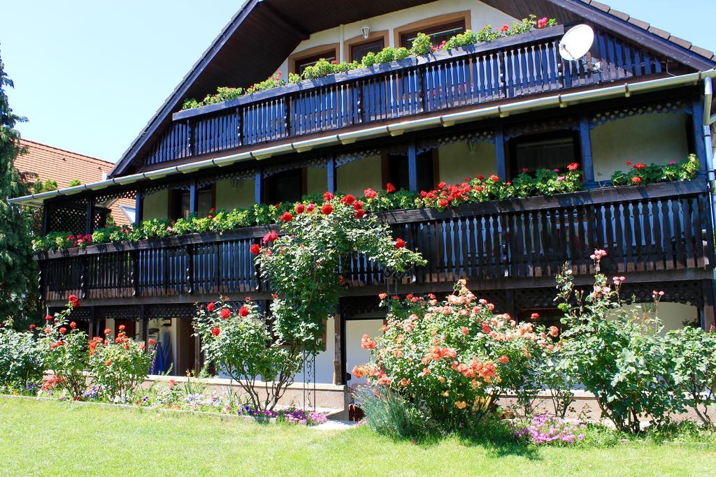Rozsahaz Apartment Balatonfured Exterior photo